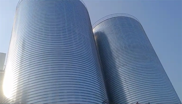 阿鲁科尔沁2座混凝土高架卷板仓